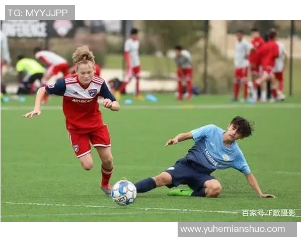 足球明星踢碎手机事件曝光是谁做的引发网友热议