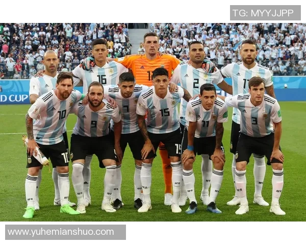 足球星元宵盛宴：球场上的璀璨灯火与激情共舞的夜晚