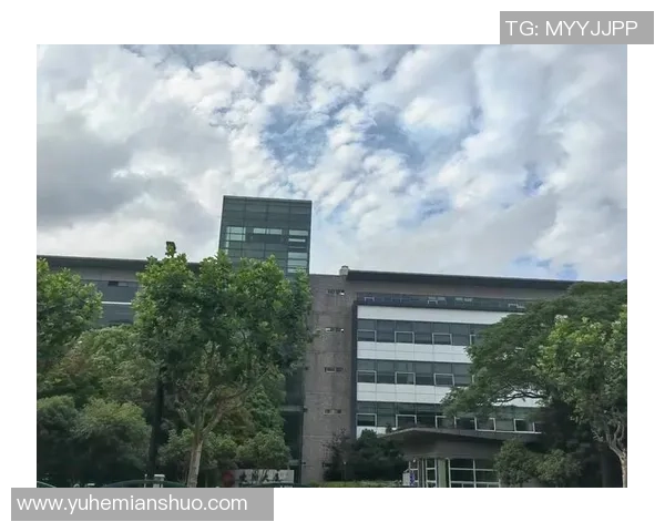 车企携手足球巨星共创新未来 汽车与体育跨界合作激发无限潜力 车企携手足球巨星共创新未来 汽车与体育跨界合作激发无限潜力